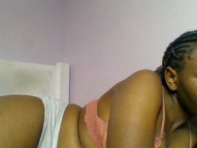 Kittydew live cam on BongaCams