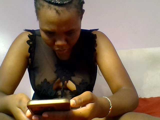 Kittydew live cam on BongaCams