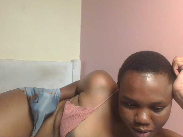 Kittydew live cam on BongaCams