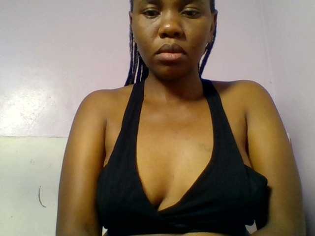 Kittydew live cam on BongaCams
