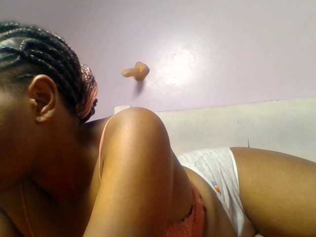 Kittydew live cam on BongaCams