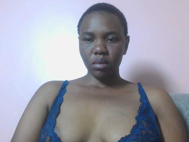 Kittydew live cam on BongaCams