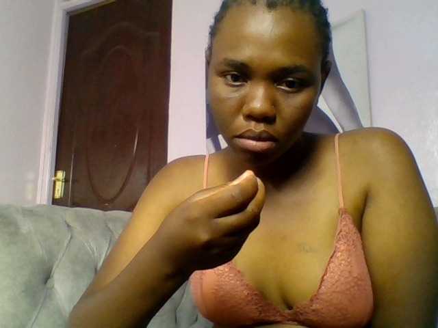 Kittydew live cam on BongaCams