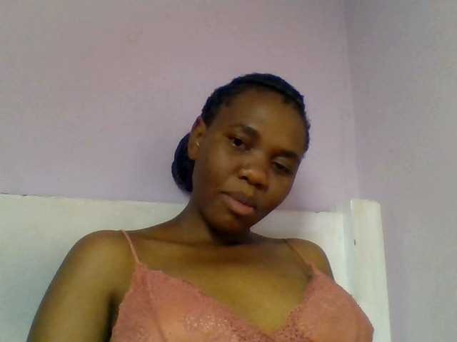 Kittydew live cam on BongaCams