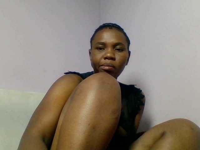 Kittydew live cam on BongaCams