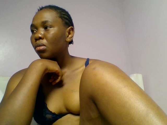 Kittydew live cam on BongaCams