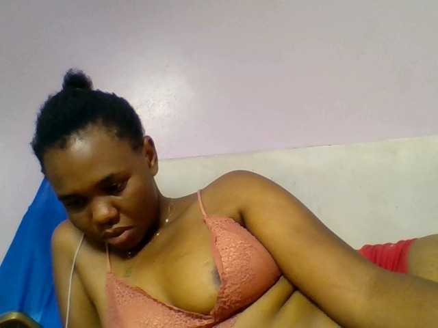 Kittydew live cam on BongaCams