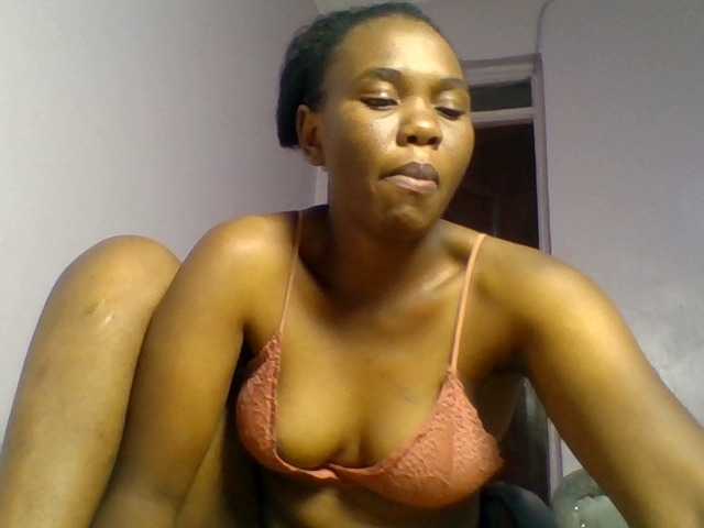 Kittydew live cam on BongaCams