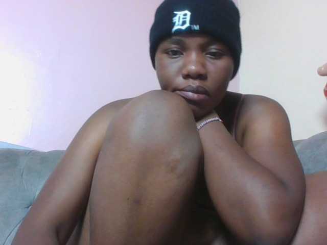 Kittydew live cam on BongaCams