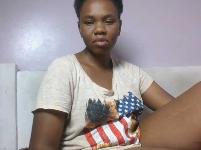 Kittydew live cam on BongaCams