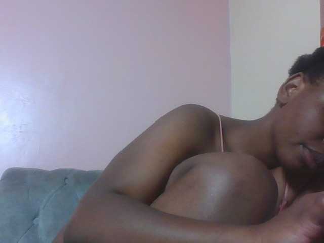 Kittydew live cam on BongaCams