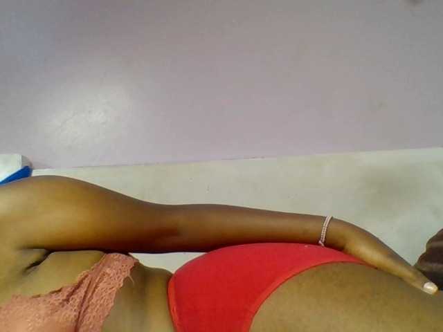 Kittydew live cam on BongaCams