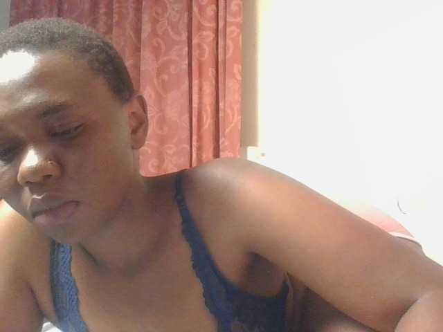 Kittydew live cam on BongaCams