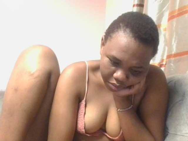 Kittydew live cam on BongaCams