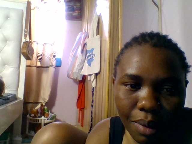 Kittydew live cam on BongaCams