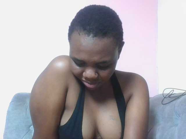 Kittydew live cam on BongaCams