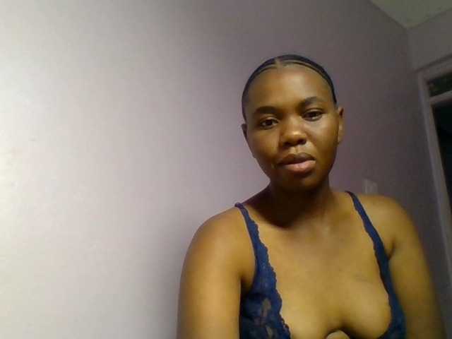 Kittydew live cam on BongaCams