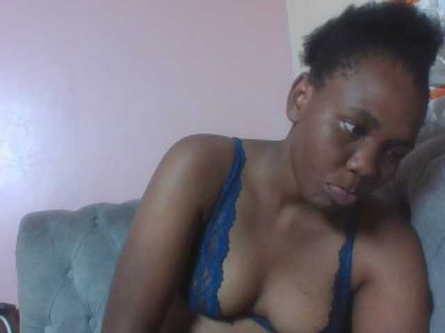 Kittydew live cam on BongaCams