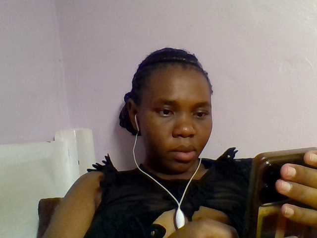 Kittydew live cam on BongaCams