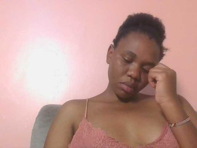 Kittydew live cam on BongaCams