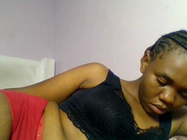 Kittydew live cam on BongaCams