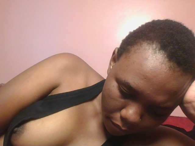 Kittydew live cam on BongaCams