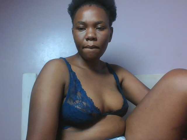 Kittydew live cam on BongaCams