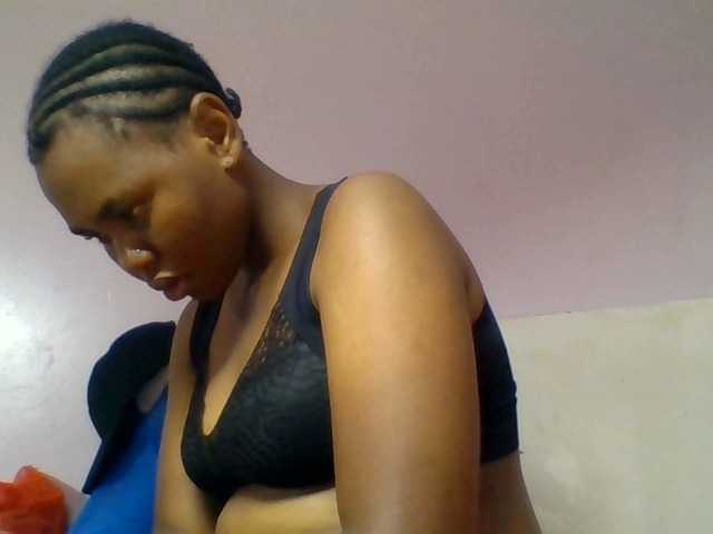 Kittydew live cam on BongaCams