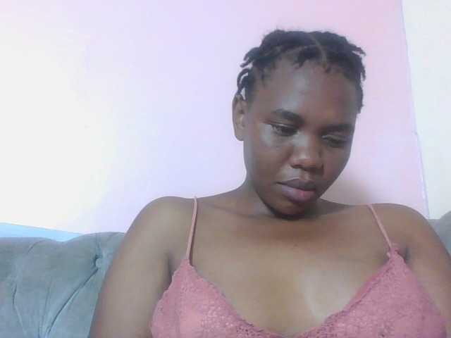 Kittydew live cam on BongaCams