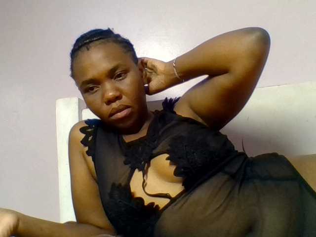 Kittydew live cam on BongaCams