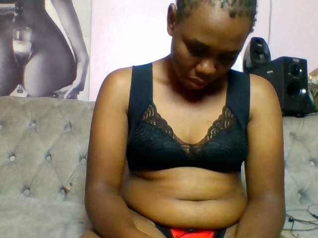 Kittydew live cam on BongaCams
