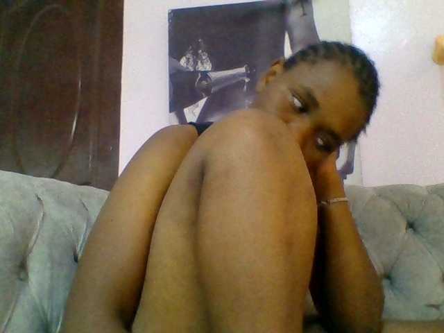 Kittydew live cam on BongaCams