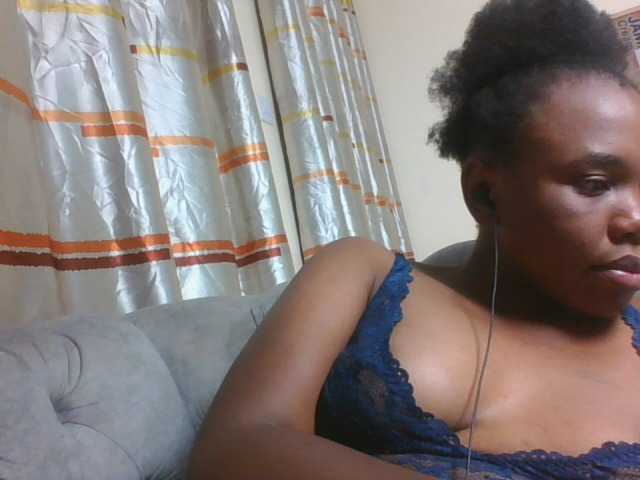 Kittydew live cam on BongaCams