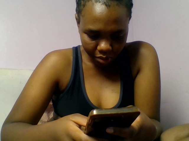 Kittydew live cam on BongaCams