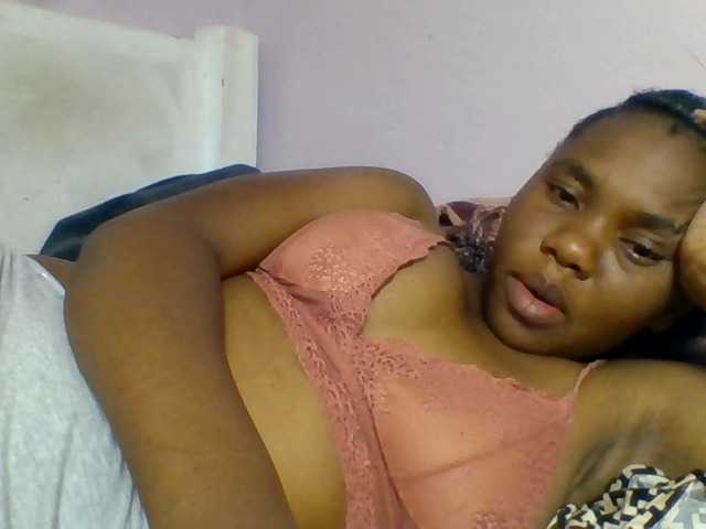 Kittydew live cam on BongaCams