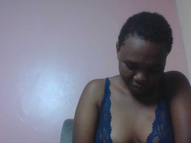 Kittydew live cam on BongaCams