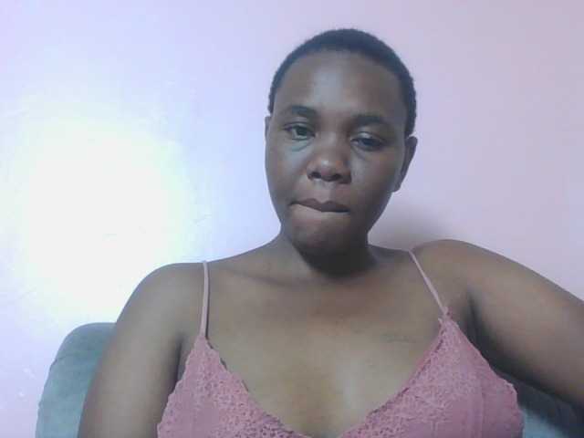 Kittydew live cam on BongaCams