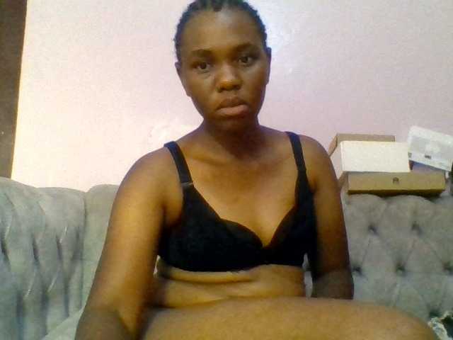 Kittydew live cam on BongaCams