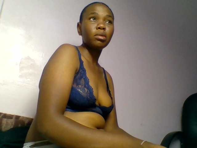 Kittydew live cam on BongaCams
