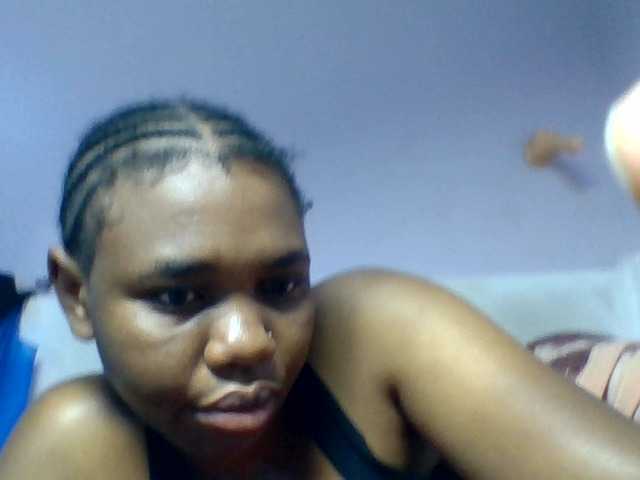 Kittydew live cam on BongaCams