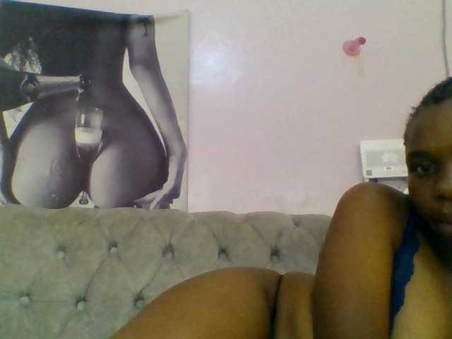 Kittydew live cam on BongaCams