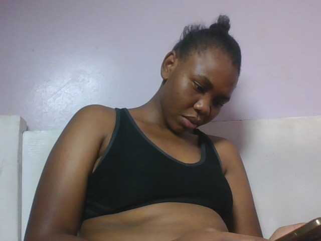 Kittydew live cam on BongaCams