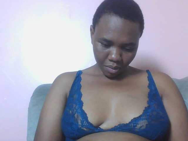 Kittydew live cam on BongaCams