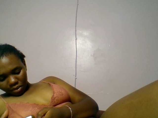 Kittydew live cam on BongaCams