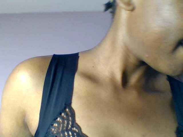 Kittydew live cam on BongaCams