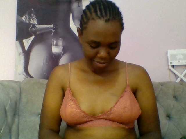 Kittydew live cam on BongaCams