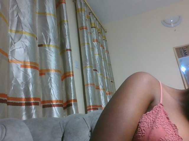 Kittydew live cam on BongaCams