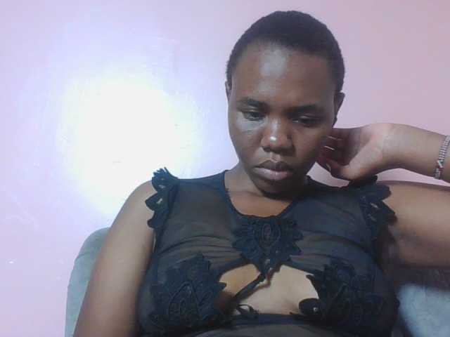 Kittydew live cam on BongaCams
