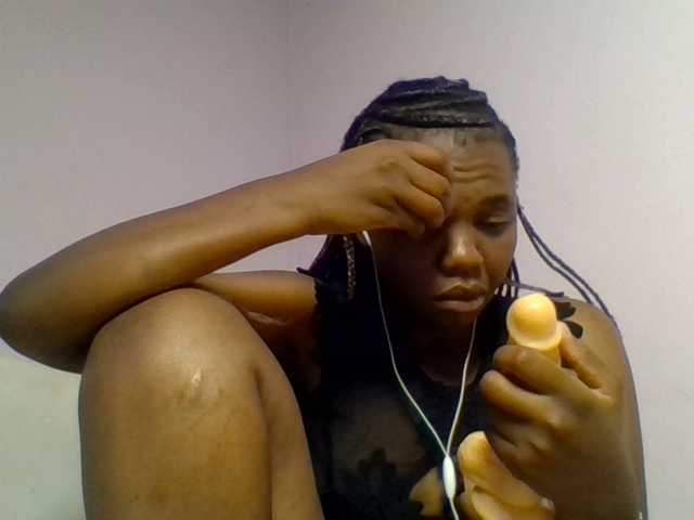 Kittydew live cam on BongaCams