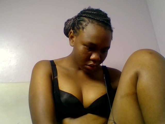 Kittydew live cam on BongaCams